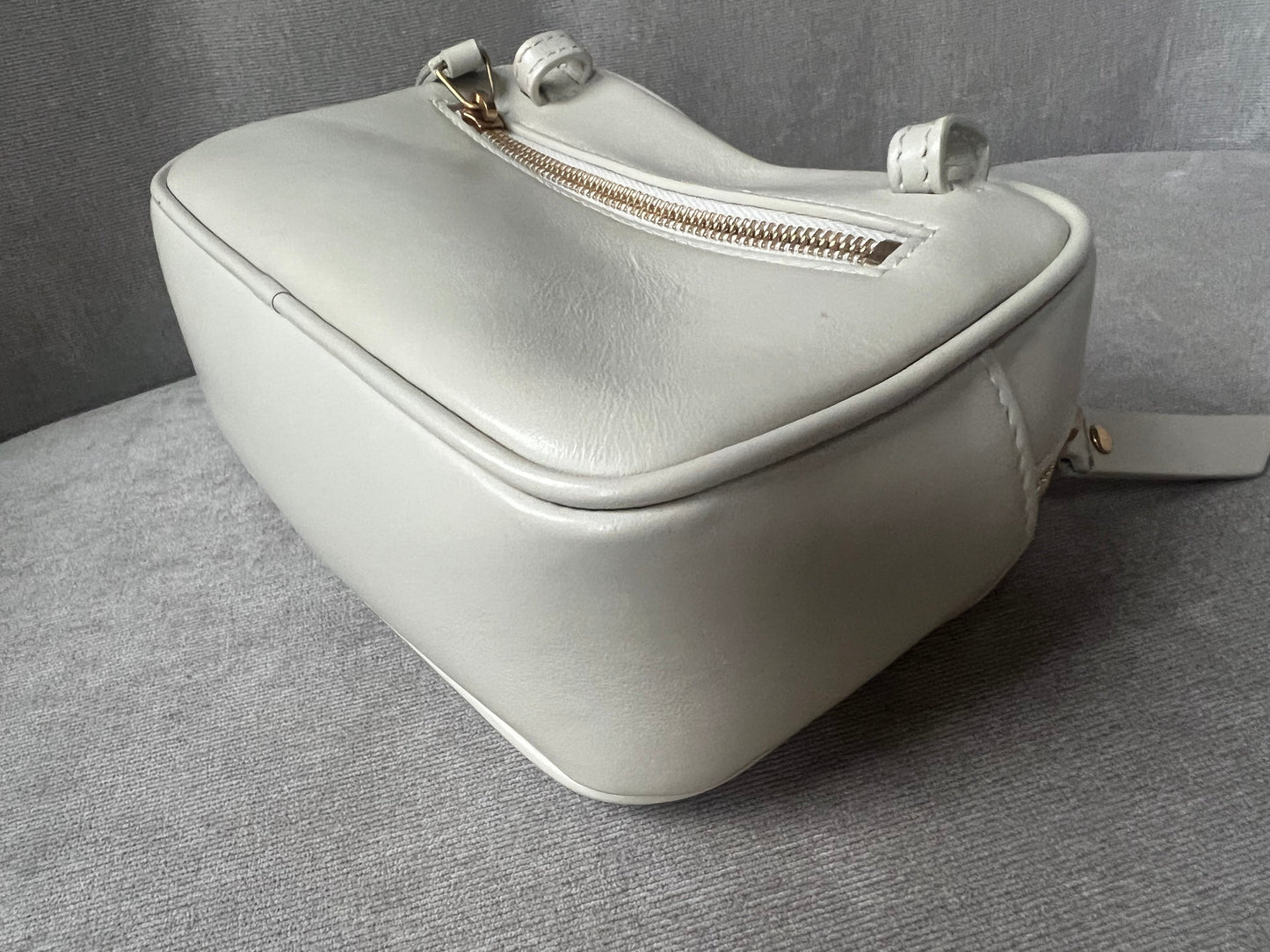 Yves Saint Laurent (YSL) Blanc Vintage Lou Belt Bag