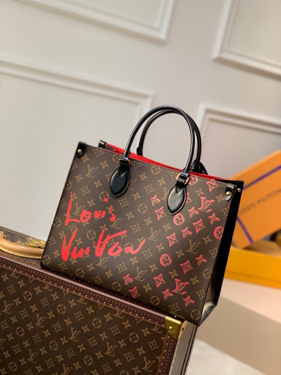 Louis Vuitton OnTheGo MM Tote Bag Monogram Canvas WoHandbag, Shoulder Bags