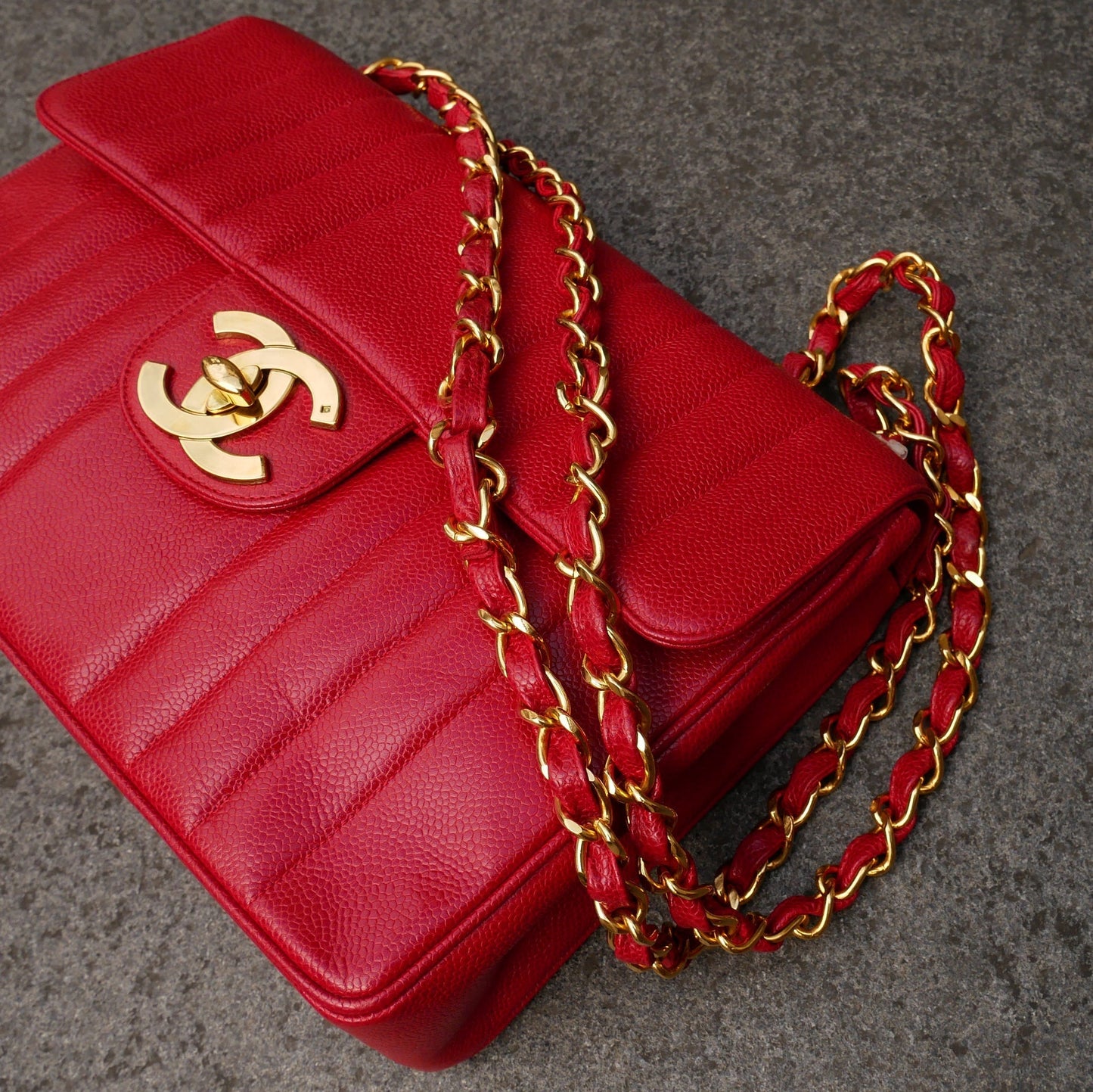 CHANEL 1991-1994 Red Caviar Skin Vertical Classic Flap Jumbo 10109