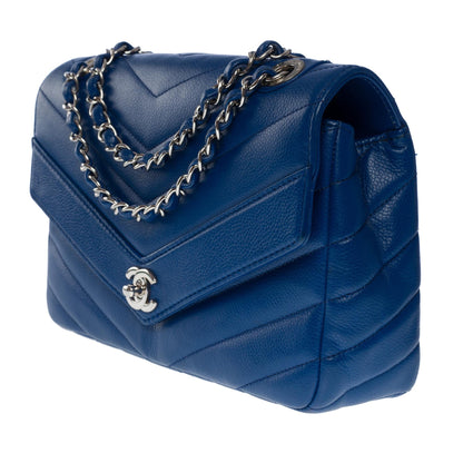 CHANEL Classic shoulder flap bag in blue herringbone quilted caviar leather, SHW