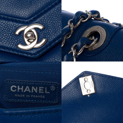 CHANEL Classic shoulder flap bag in blue herringbone quilted caviar leather, SHW