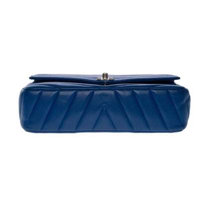 CHANEL Classic shoulder flap bag in blue herringbone quilted caviar leather, SHW