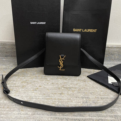 Yves Saint Laurent Shoulder bag 668809