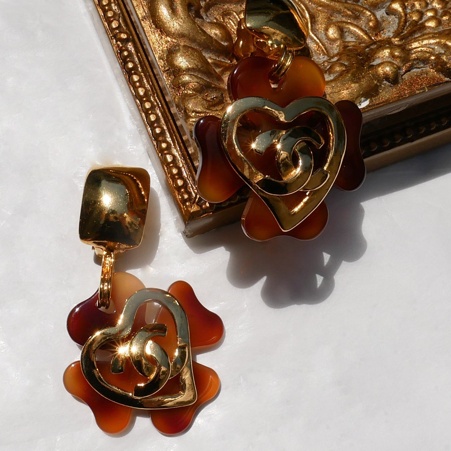 CHANEL 1995 Faux Tortoiseshell Heart CC Dangle Earrings 41020