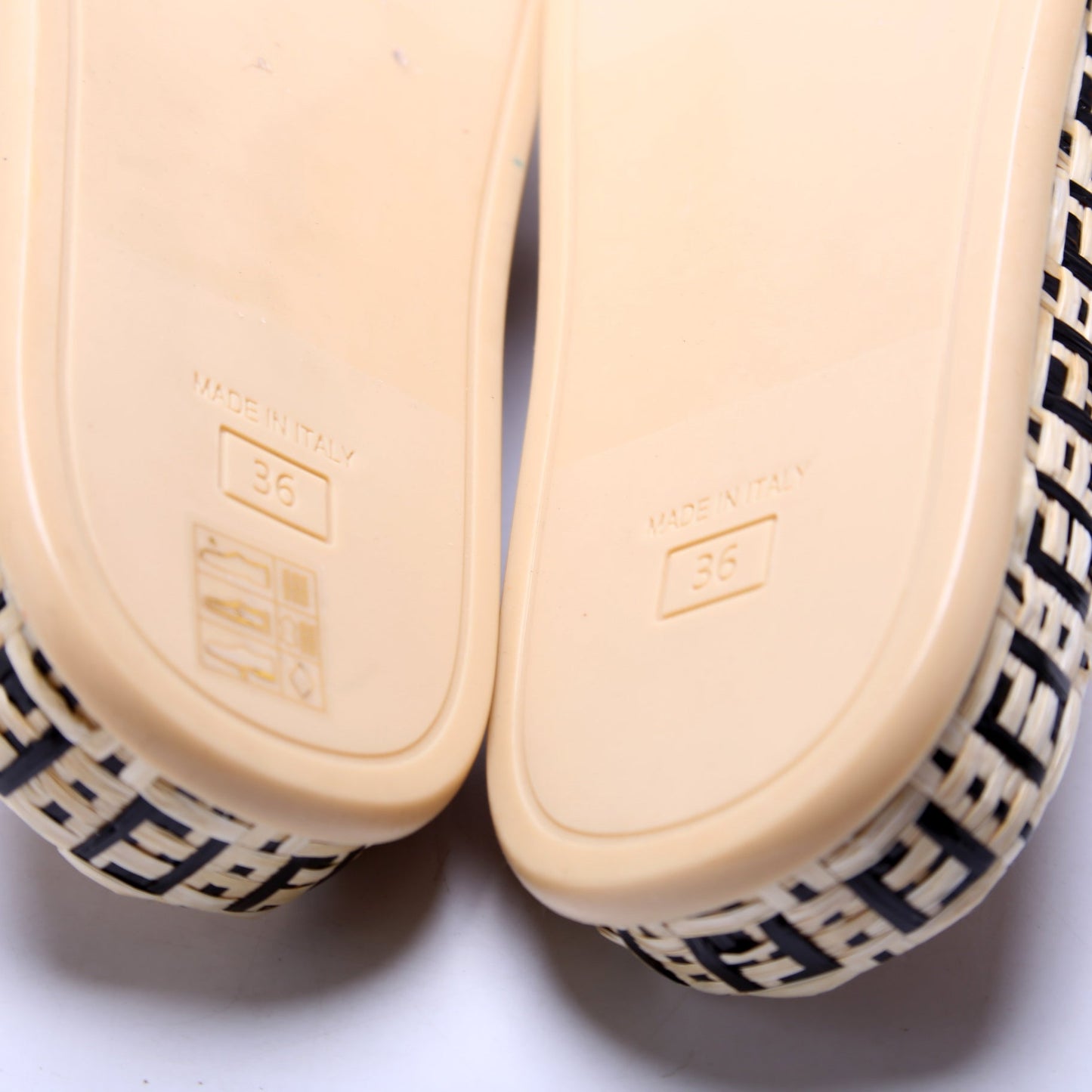 RaFendiia/Rattan Slides Size 36