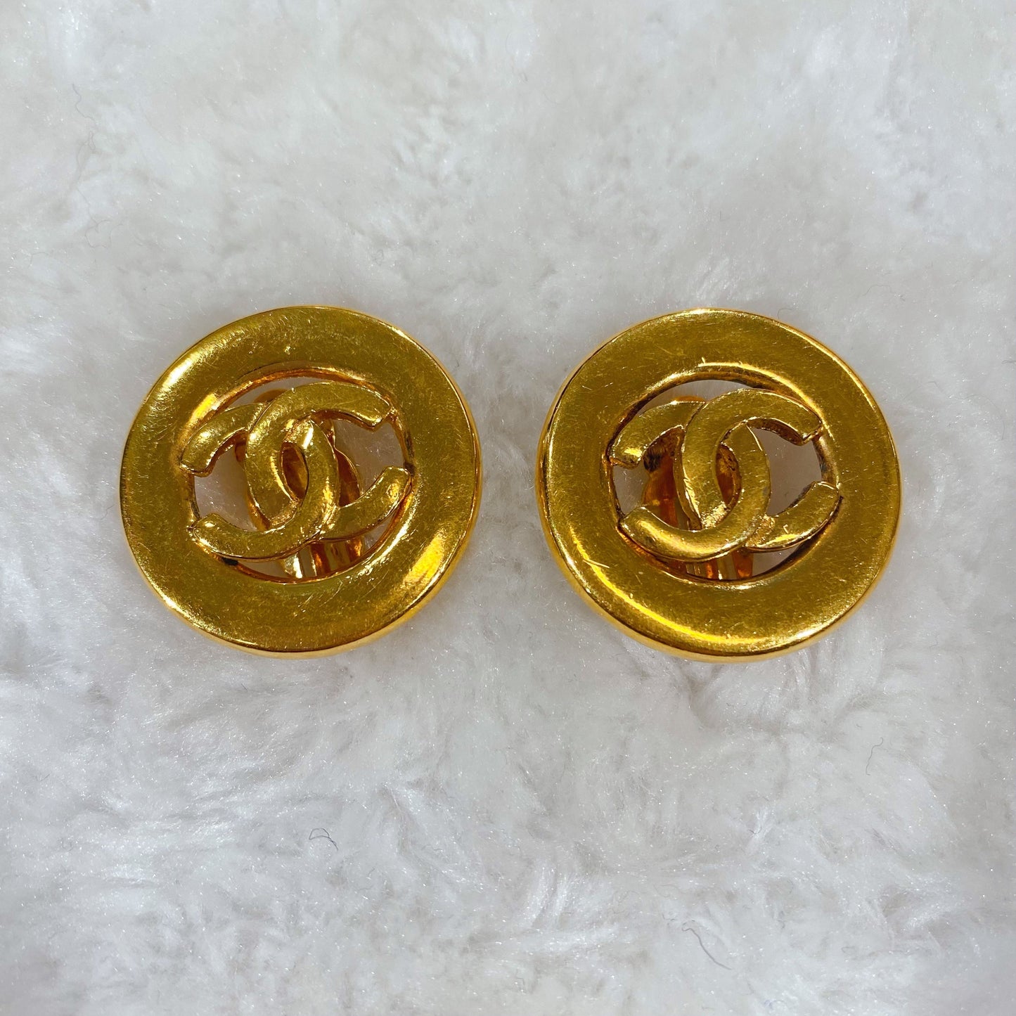 Chanel gold double C logo Earrings