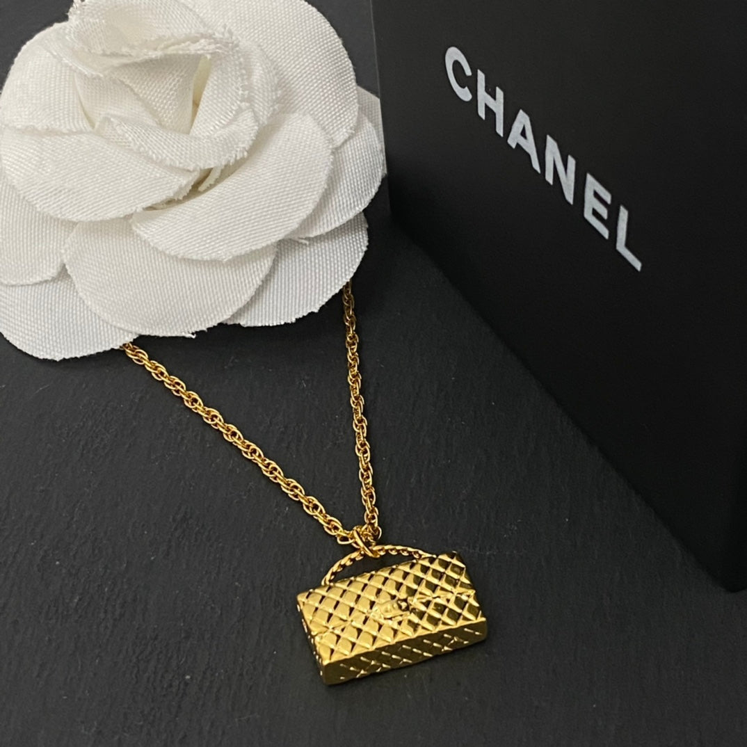 Chanel Necklace 015