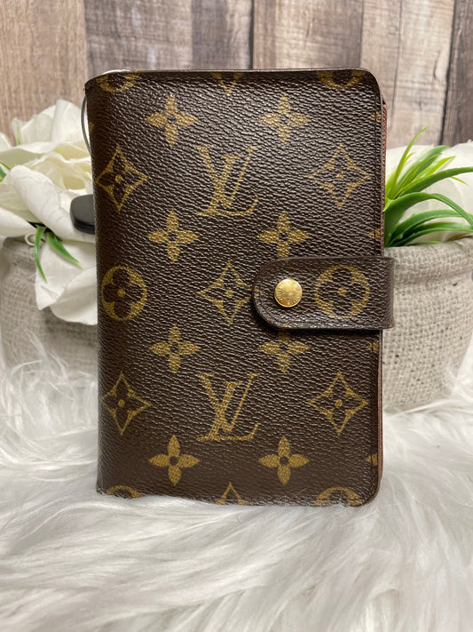 Wallet Luxury Designer By Louis Vuitton  Size: Medium