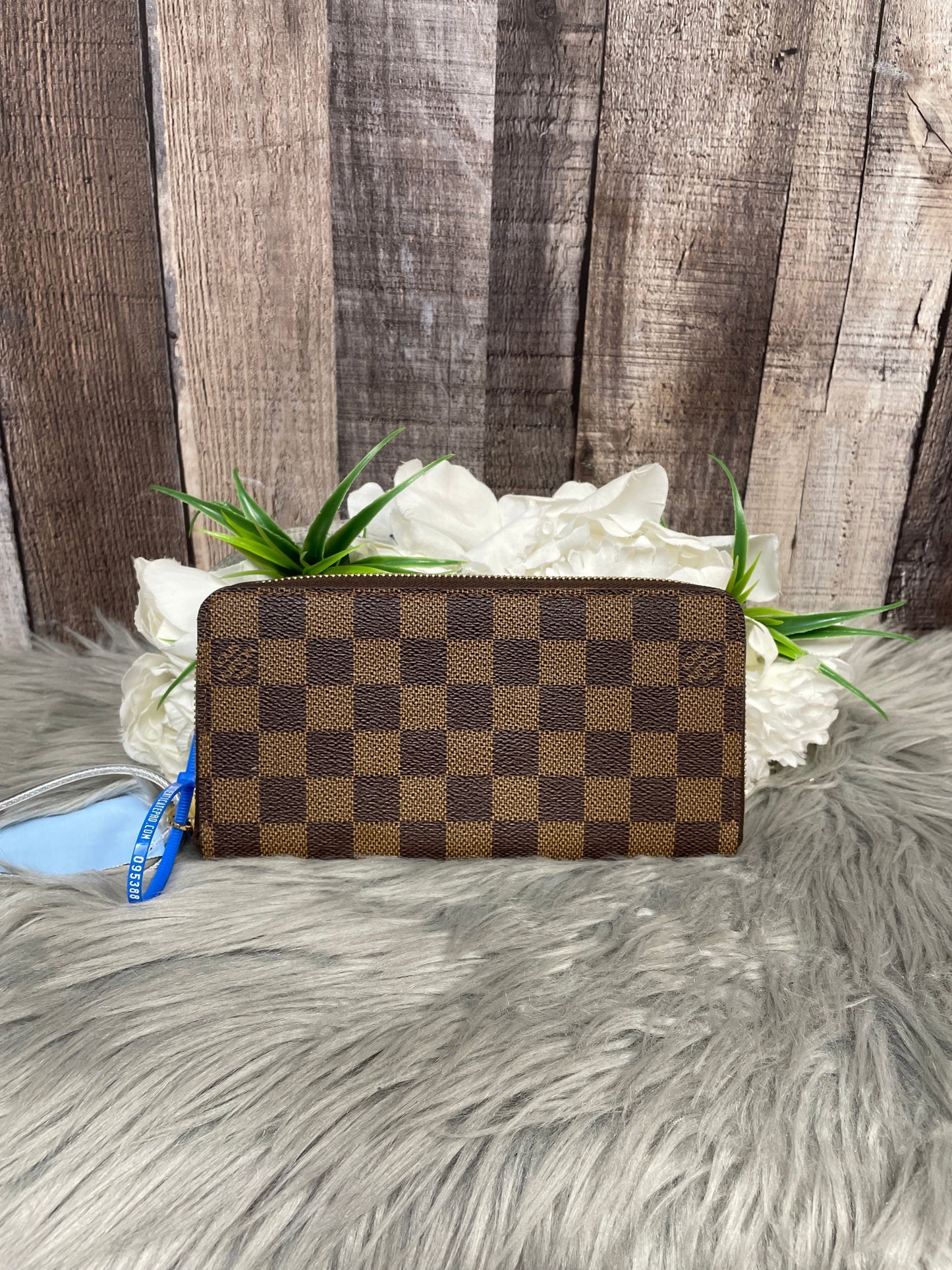 Wallet Luxury Designer By Louis Vuitton  Size: Large