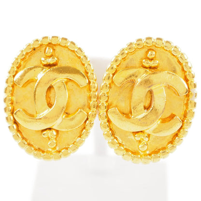 CHANEL oval earrings here mark vintage gold plated 96A ladies