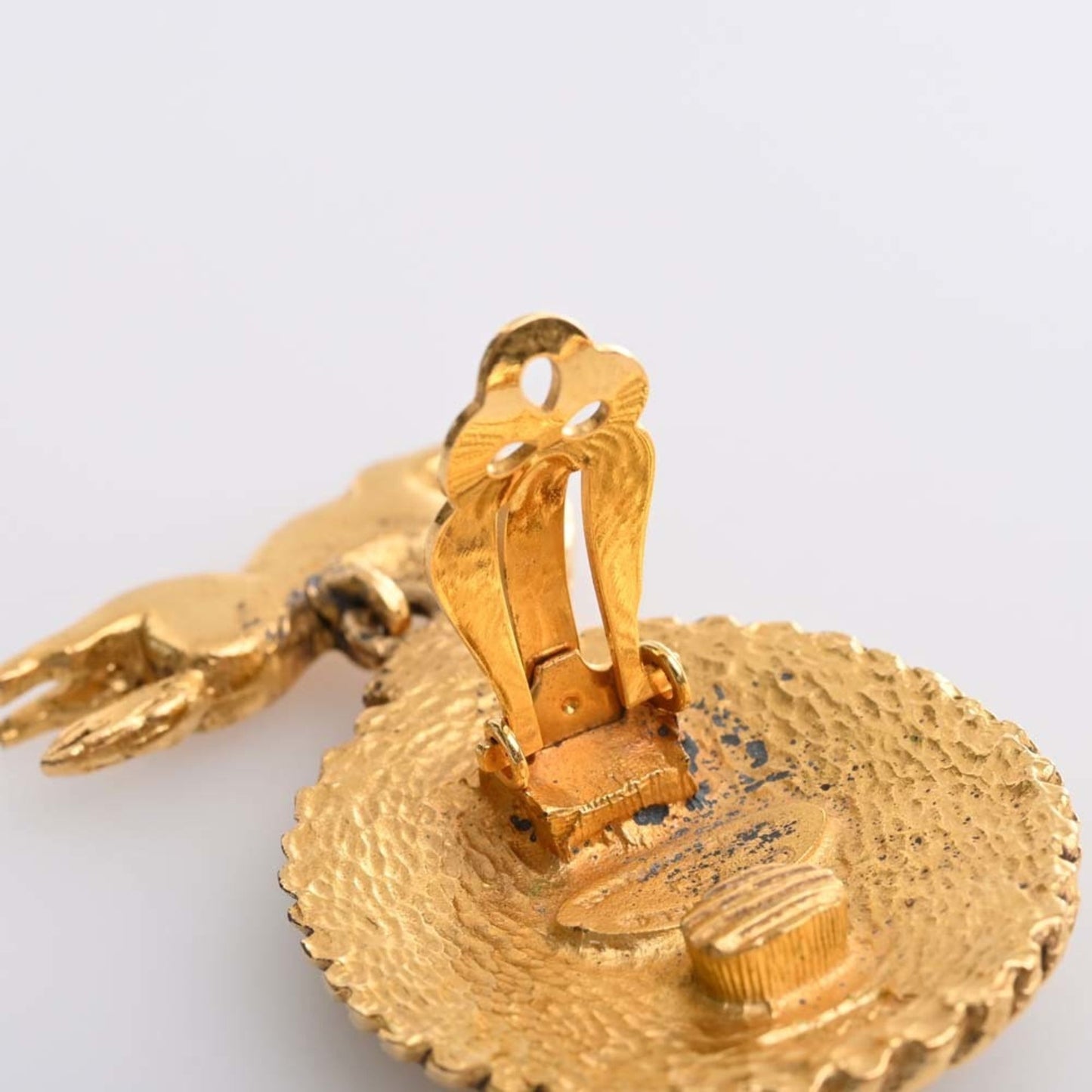 CHANEL horse here mark earrings gold ladies