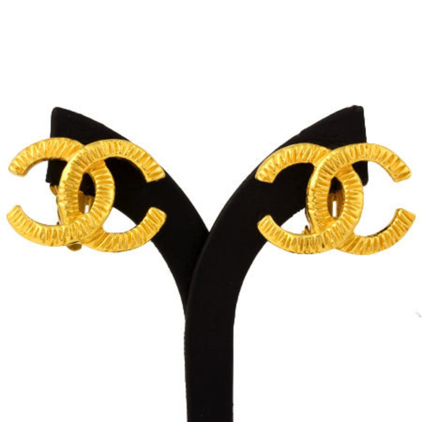 Chanel here mark earrings gold metal 93P