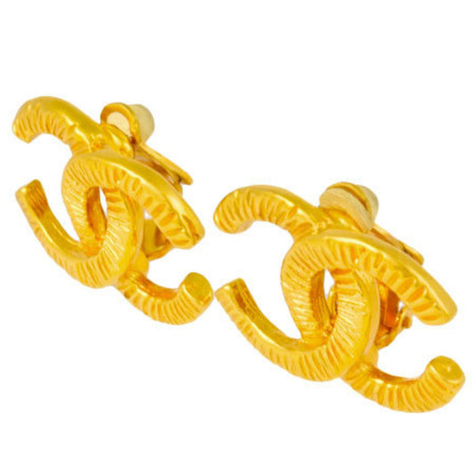 Chanel here mark earrings gold metal 93P