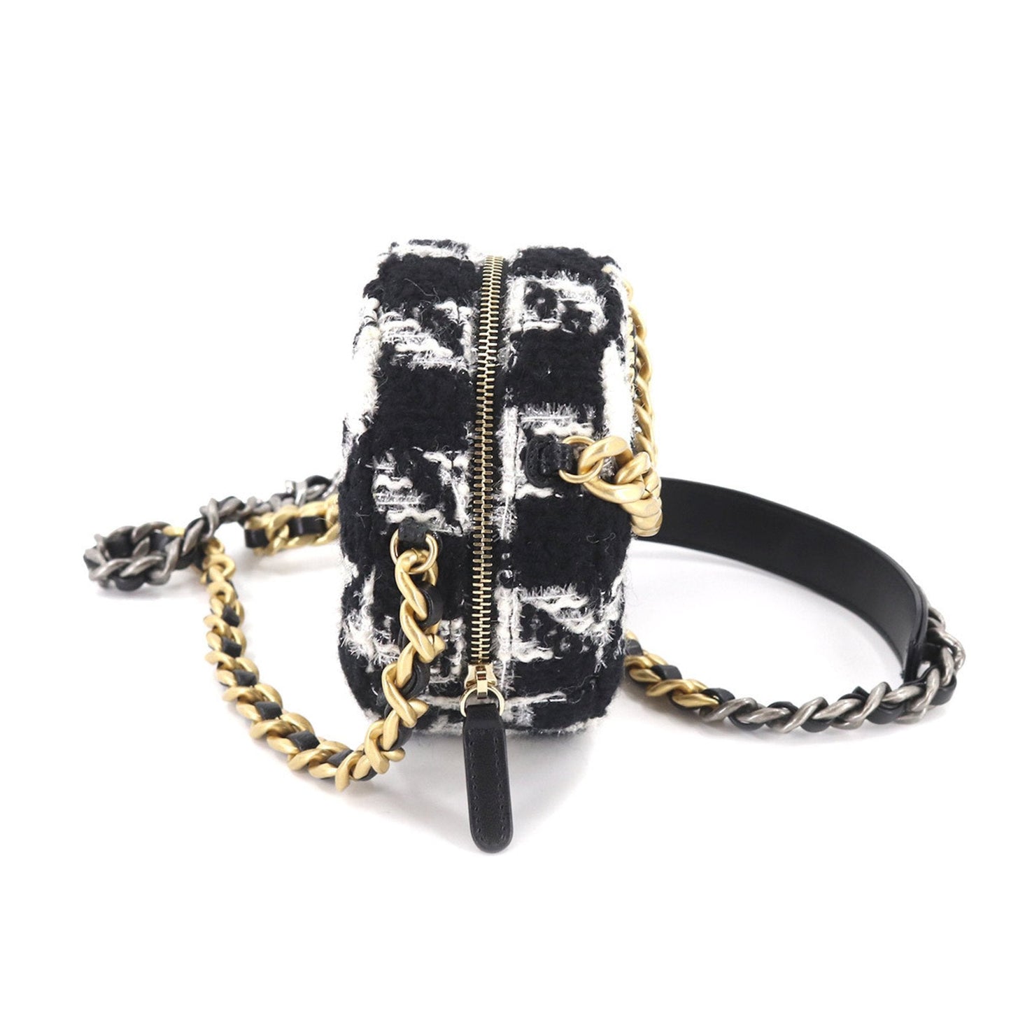 Shoulder Bag with the Chanel 19 chain shoulder bag tweed leather houndstooth black white AP0986 porch