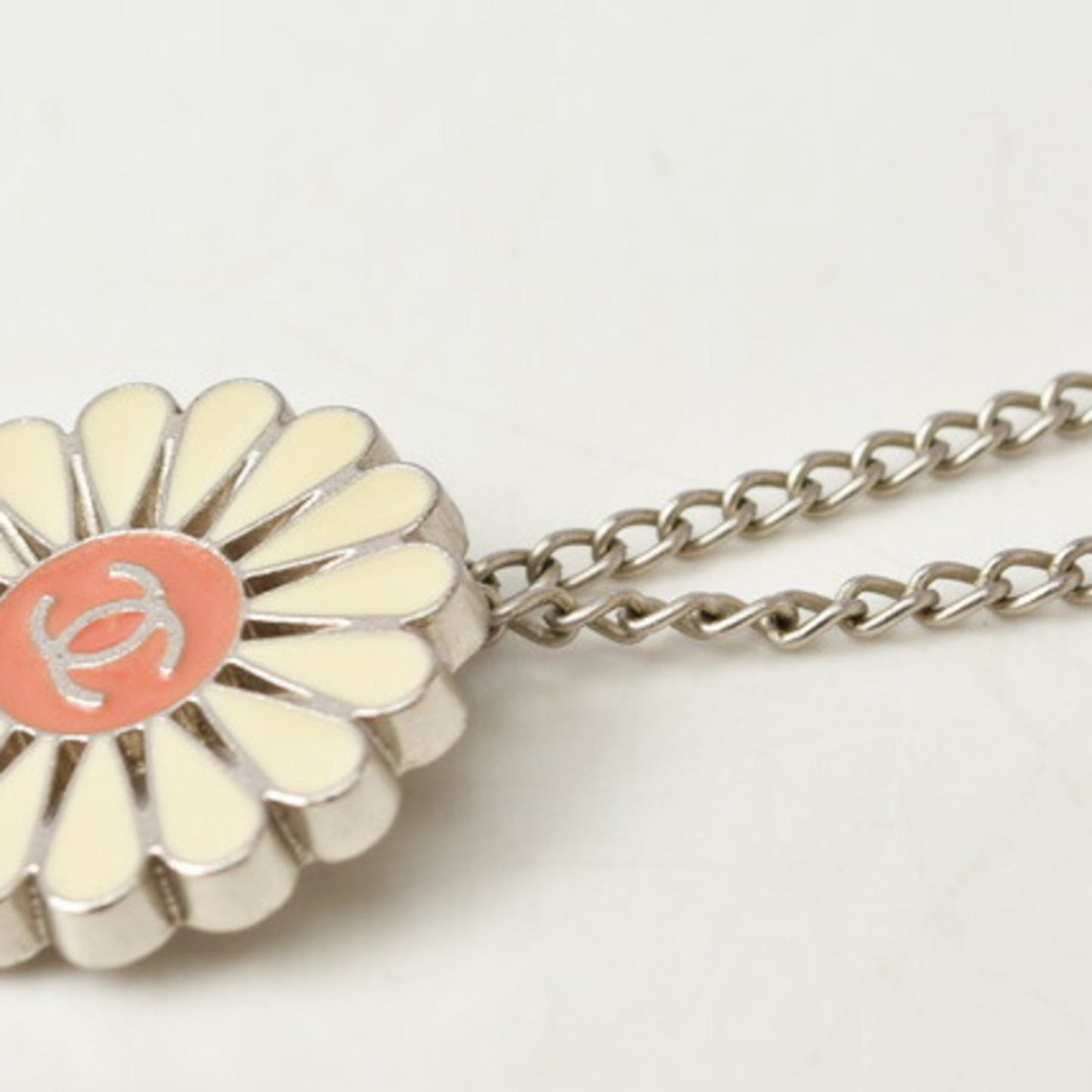 Chanel necklace / pendant CHANEL CC mark here flower motif silver