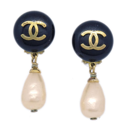 CHANEL 1994 Teardrop Pearl CC Dangle Earrings AK38448h