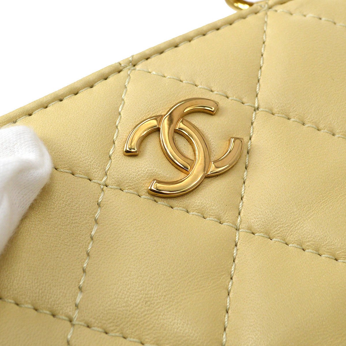 CHANEL * 2004-2005 Beige Lambskin Quilted Handbag 61720