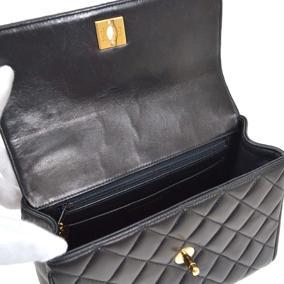 CHANEL 1991-1994 Black Lambskin Handbag 95671