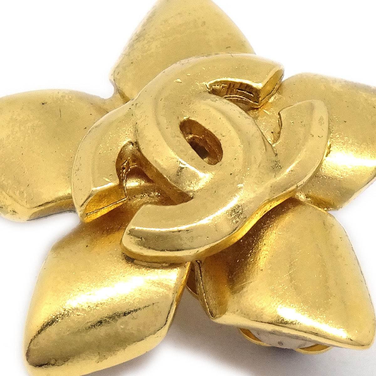 CHANEL 1996 Flower Earrings Clip-On Gold 65071