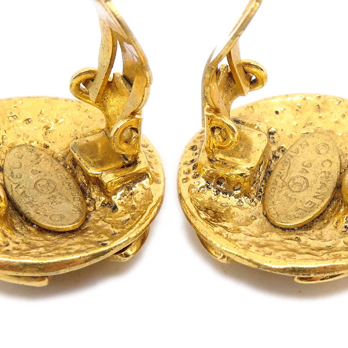 CHANEL 1994 Button Earrings Gold AK35543i