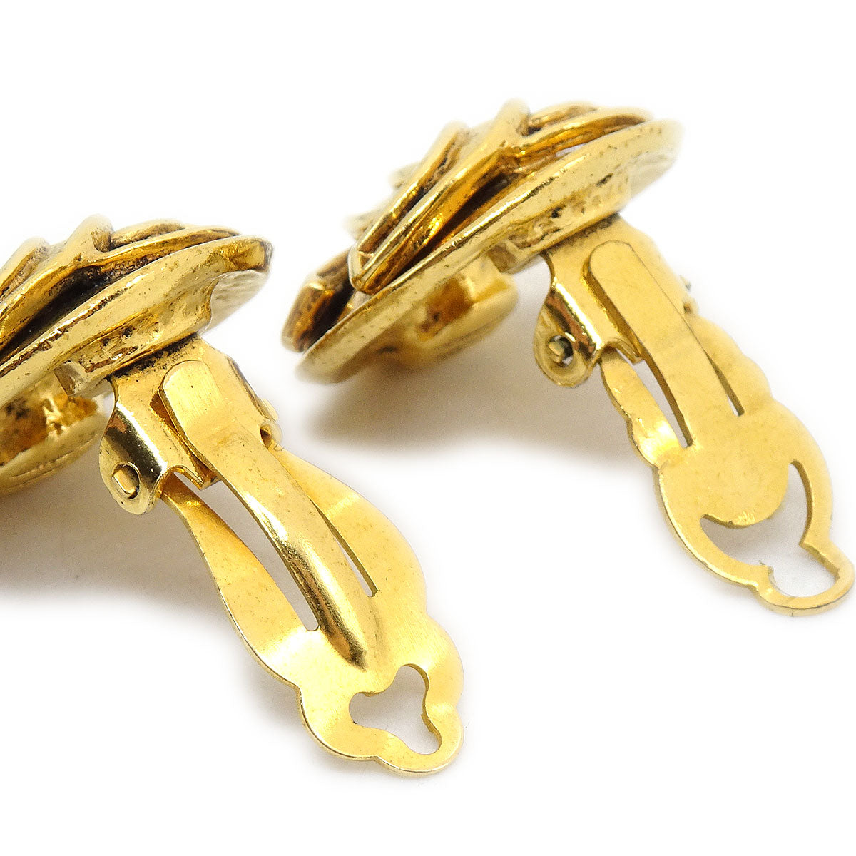 CHANEL 1994 Button Earrings Gold AK35544c