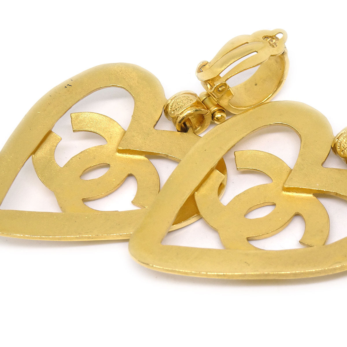 CHANEL 1995 Heart Gold Earrings 26093