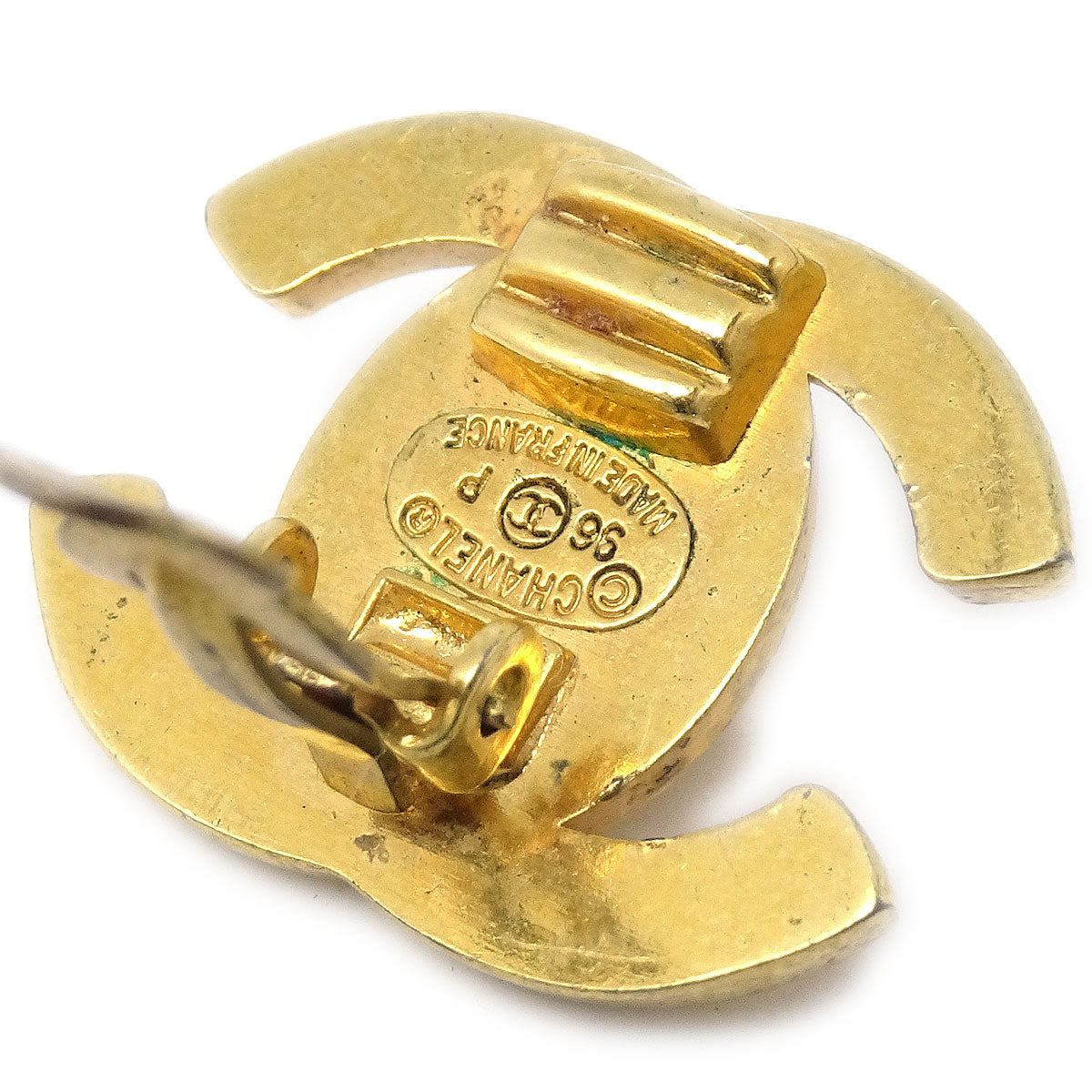 CHANEL★ 1996 Turnlock Earrings Clip-On Gold 96P 58288