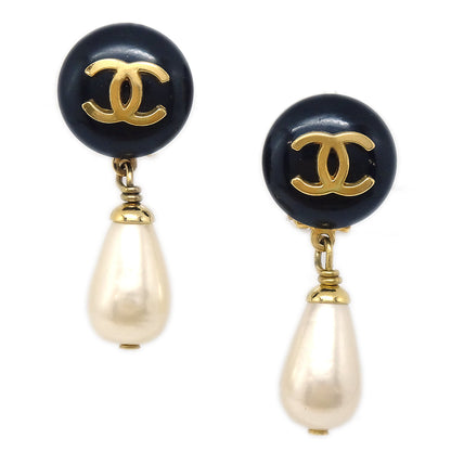 CHANEL 1995 Fall Teardrop Pearl CC Dangle Earrings 97503