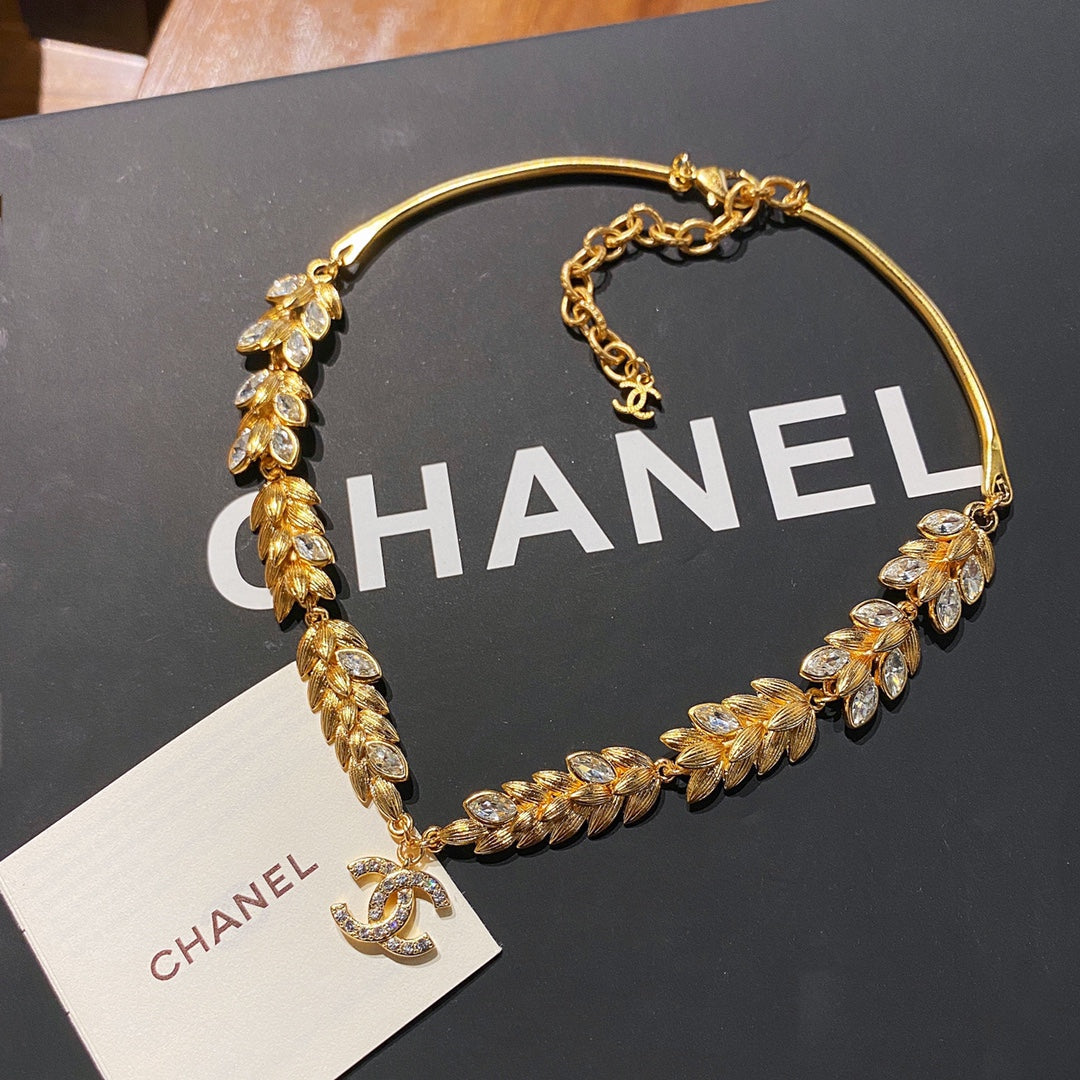 Lux Necklace Chanel 054