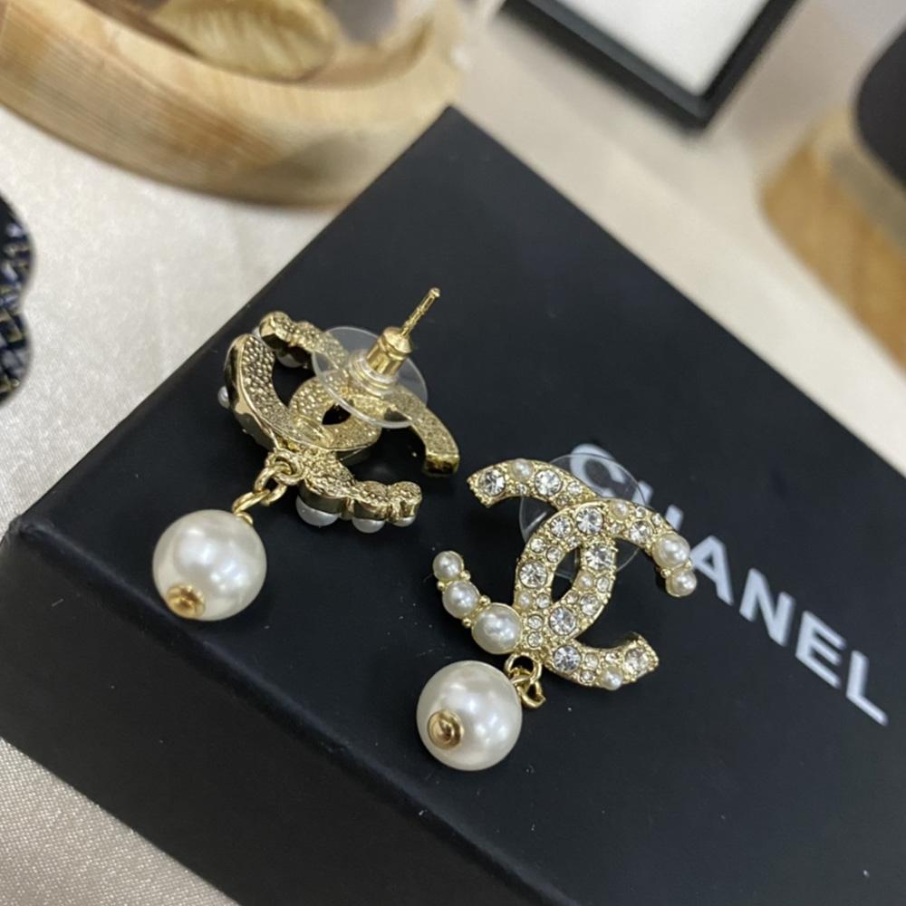 CHANEL CRYSTAL PEARL DROP EARRINGS