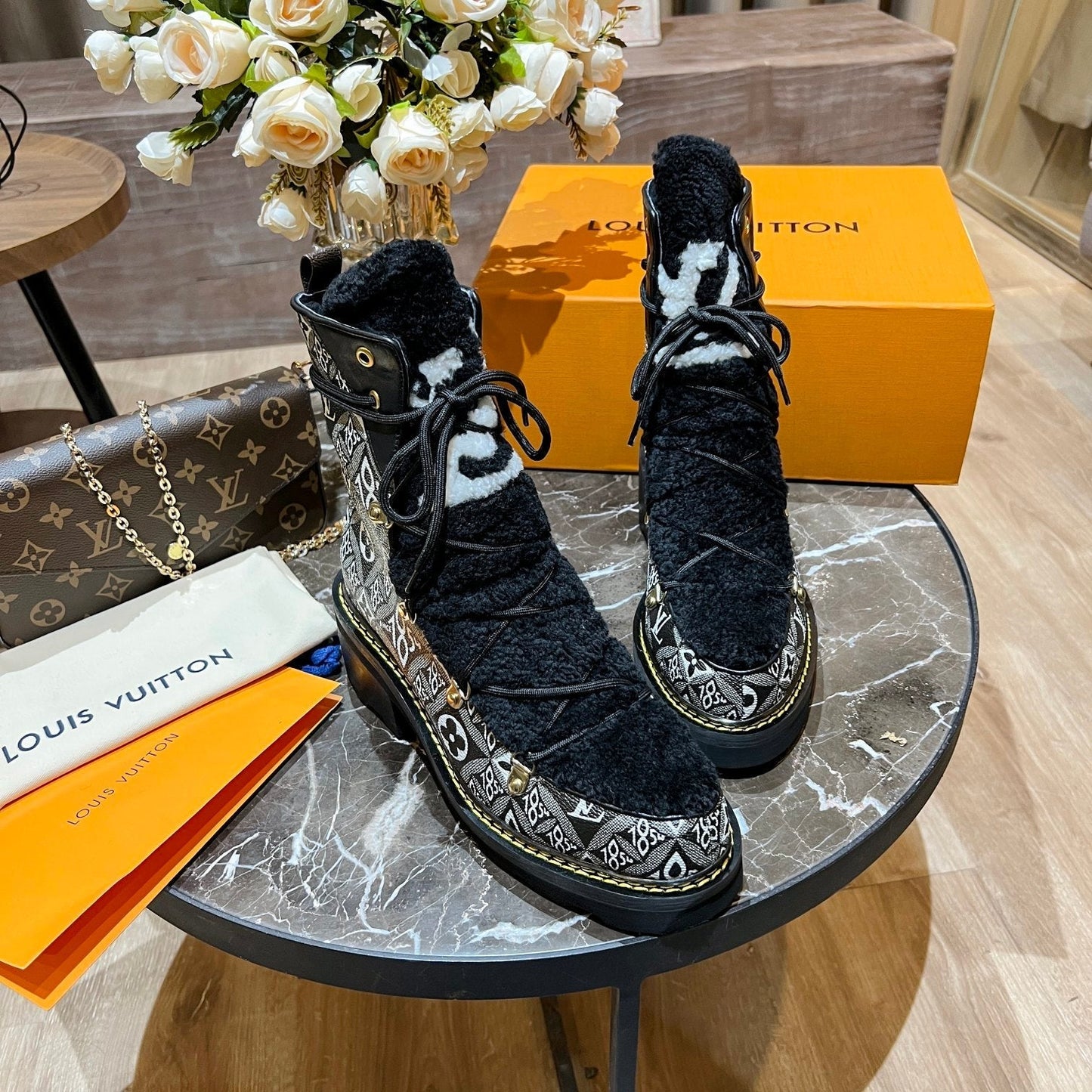 Premium  Louis Vuitton  BOOTS 044