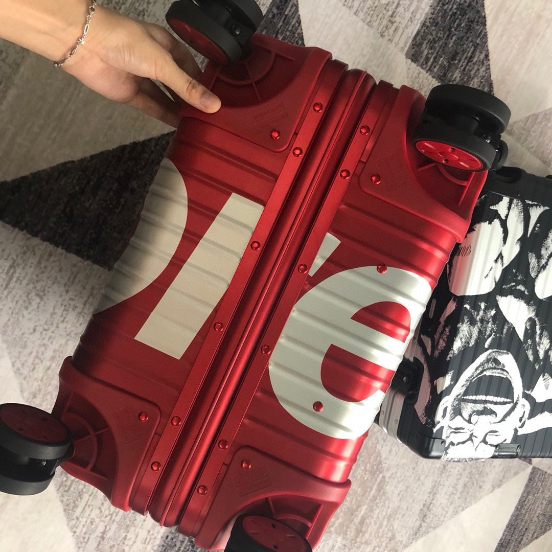 Supreme Rolling Vali In Red For Men, LuGucciage