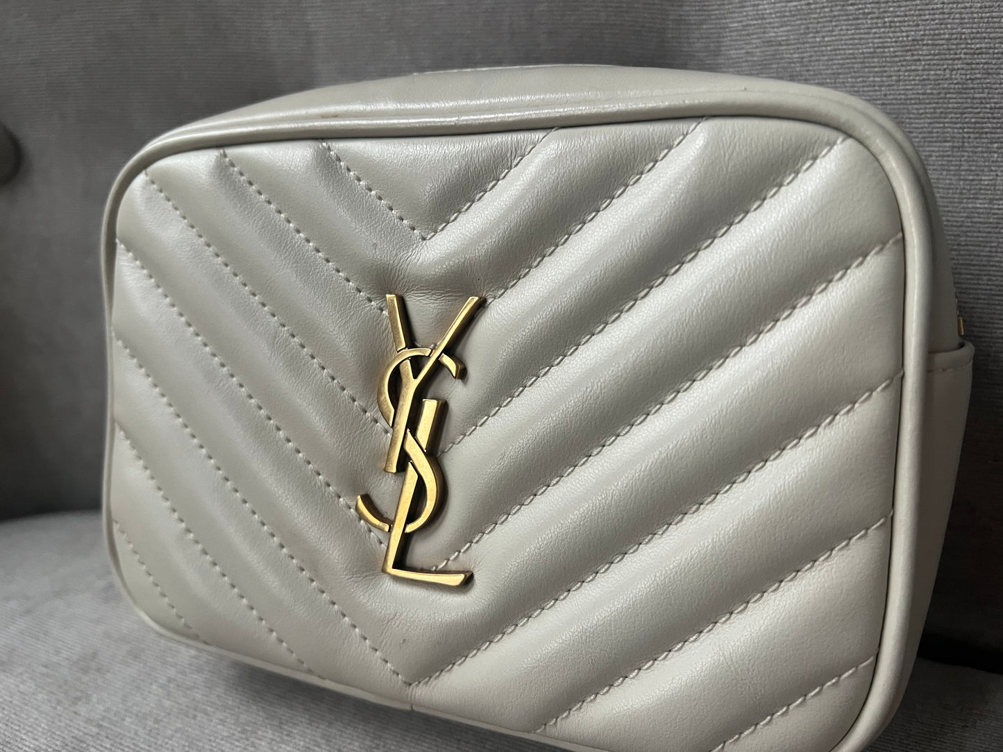 Yves Saint Laurent (YSL) Blanc Vintage Lou Belt Bag