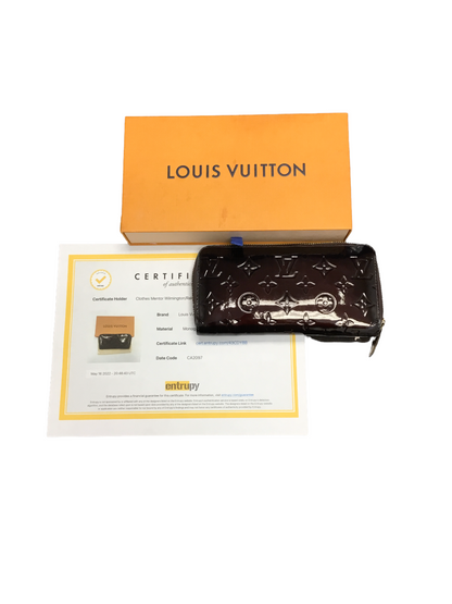 Wallet Leather By Louis Vuitton  Size: Medium