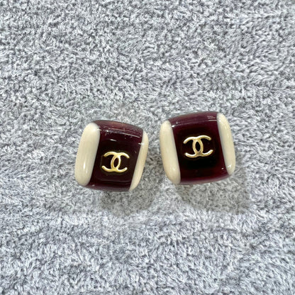 CHANEL CC logo earrings