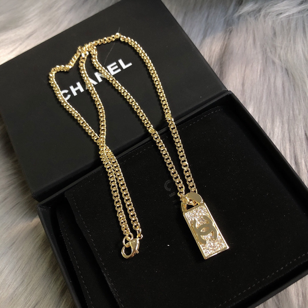 Lux Necklace Chanel 049