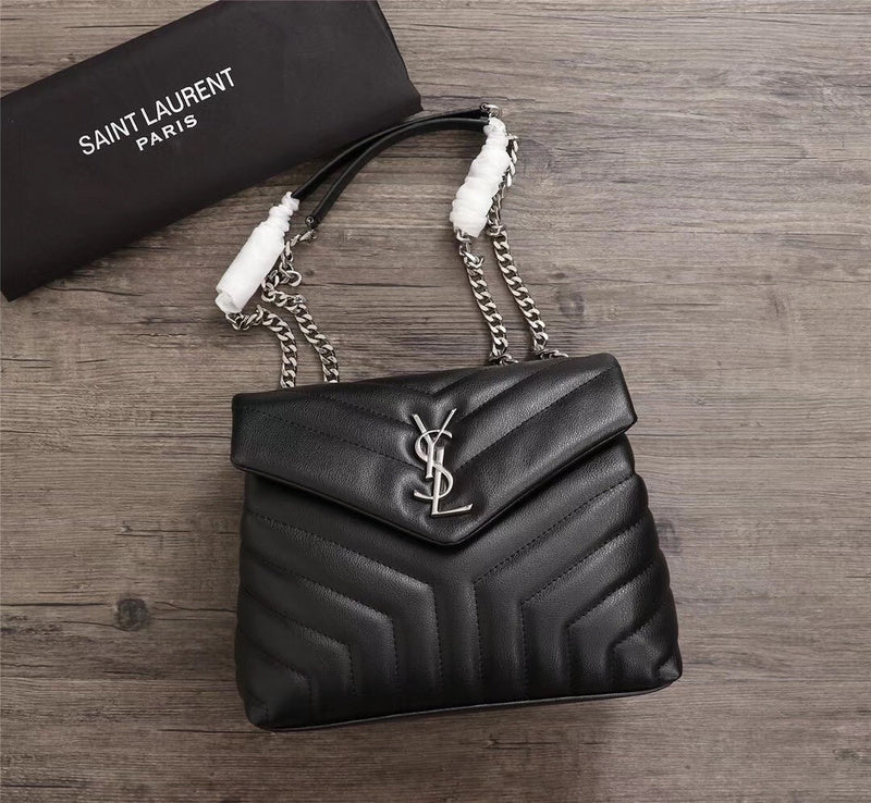 Yves Saint Laurent Hand bag 71028B