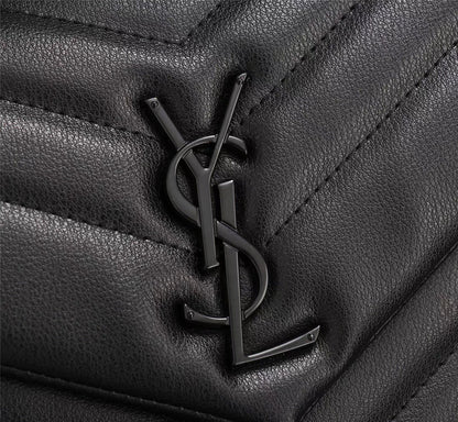 Yves Saint Laurent Hand bag 71028B