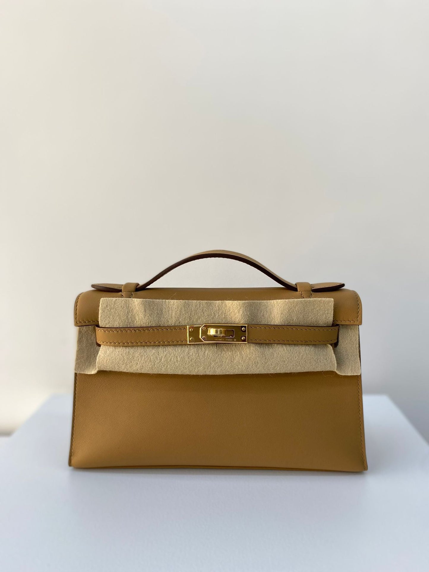 Hermes Kelly Pochette Chai Swift Gold Hardware