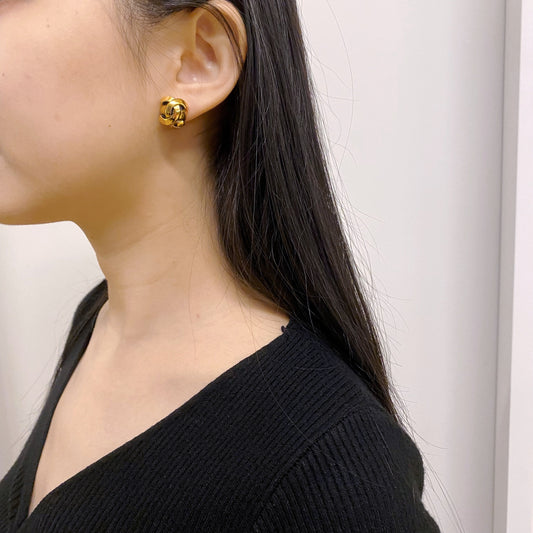 Chanel vintage single earring