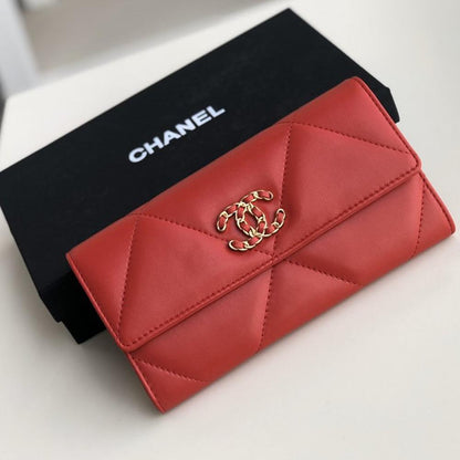 Quilted Chanel 19 Flap wallet Lambskin