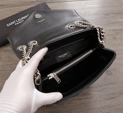 Yves Saint Laurent Hand bag 71028B