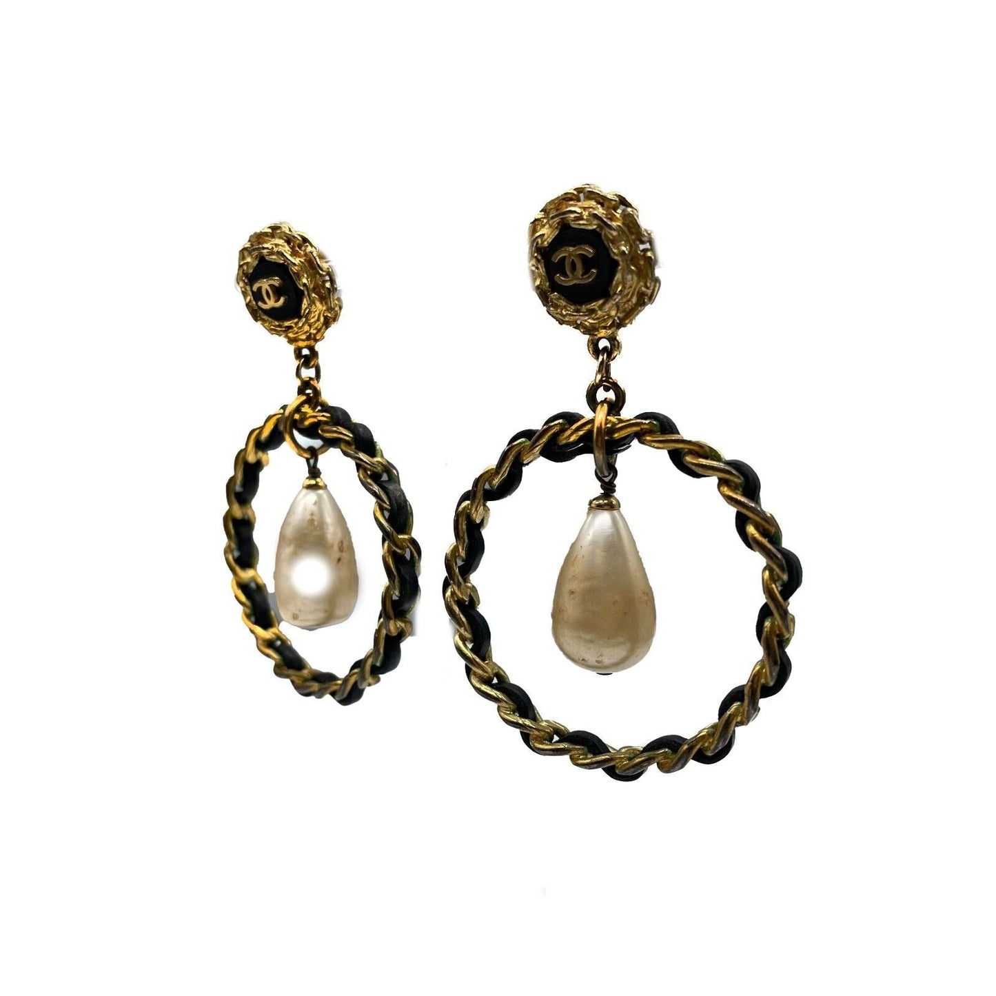 CHANEL - Collection 27 Chain 1980s CC Gold Tone Pearl Clip-On Hoop Earring