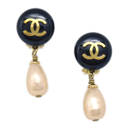 CHANEL 1994 Fall Teardrop Pearl CC Dangle Earrings 66447