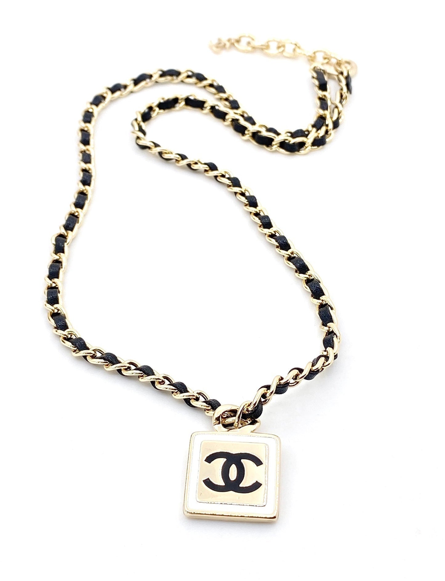 Chanel Necklace 005