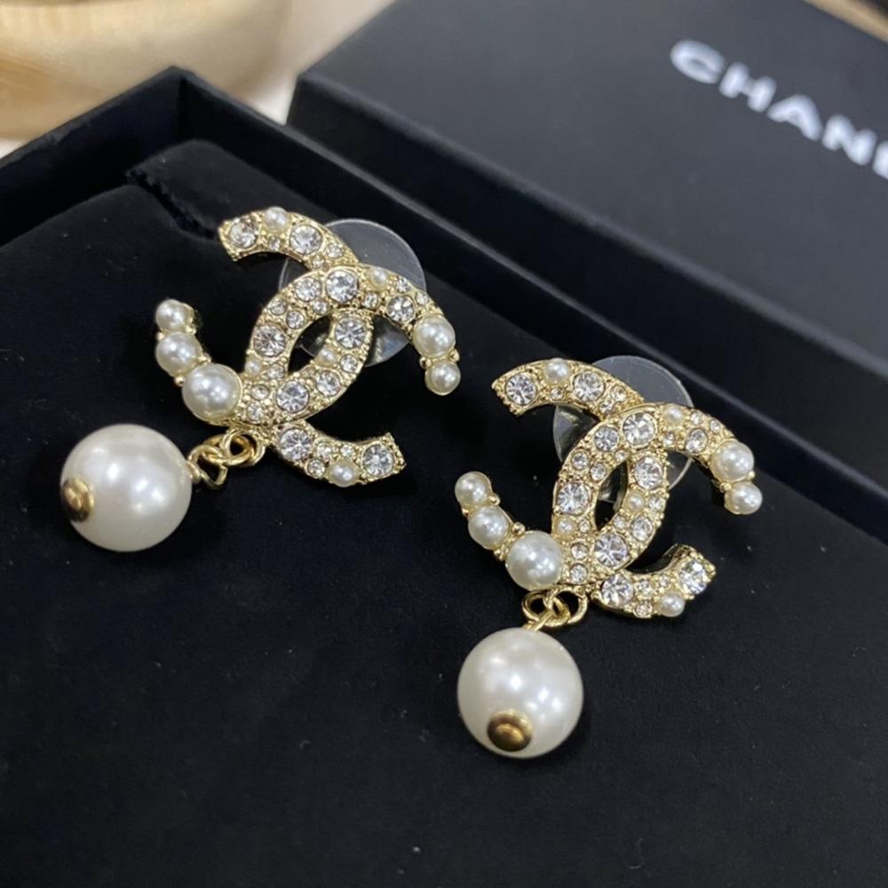 CHANEL CRYSTAL PEARL DROP EARRINGS