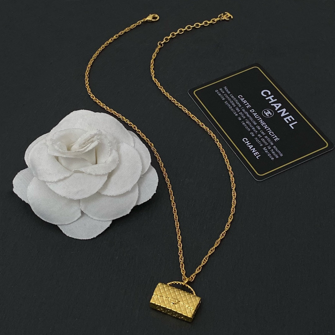 Chanel Necklace 015