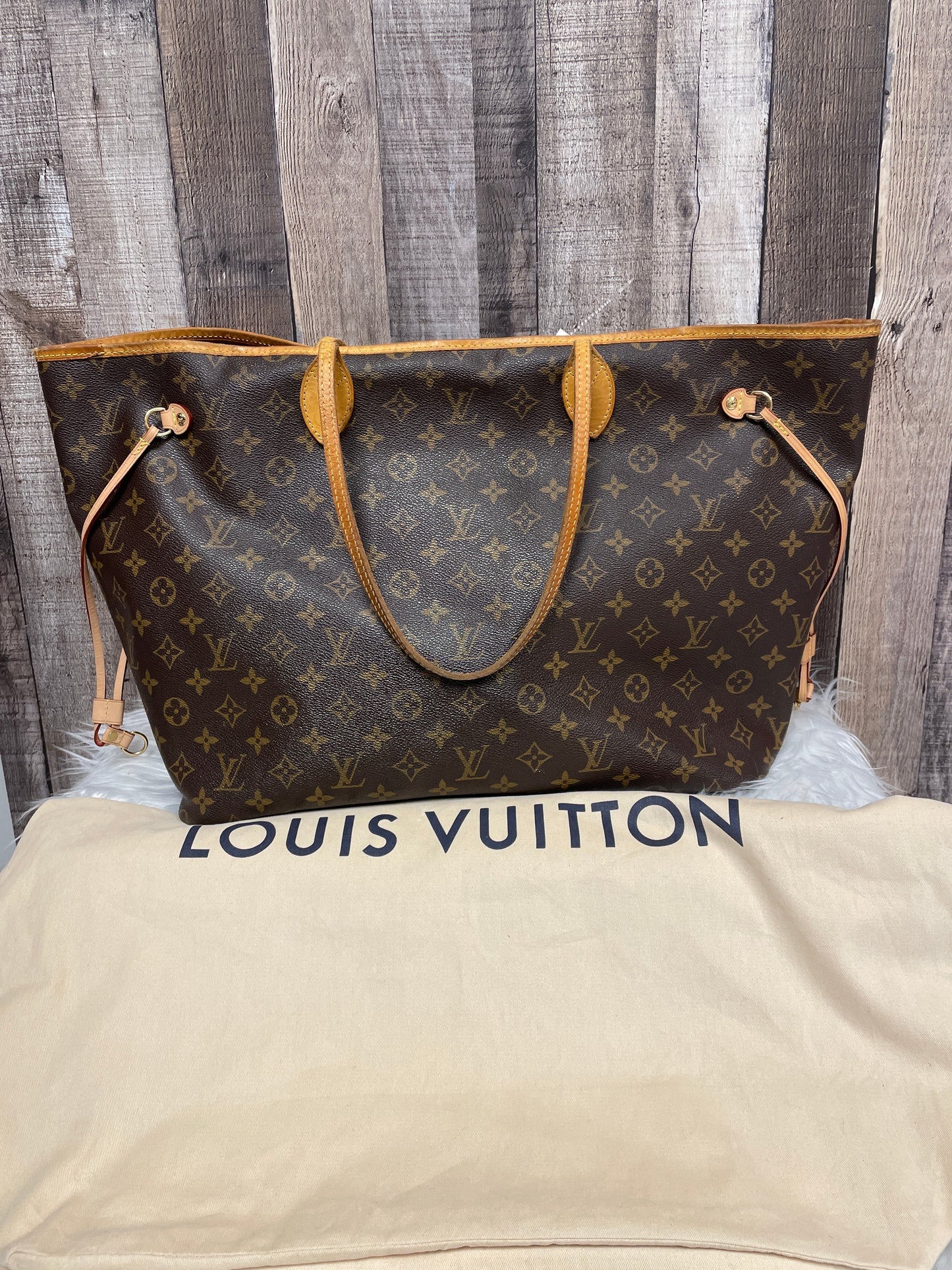 Tote Luxury Designer By Louis Vuitton  Size: Large