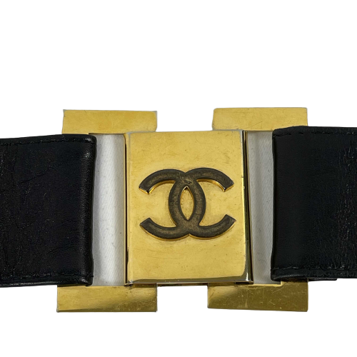 CHANEL Vintage 1980's Black Leather and Gold Buckle CC Link Belt