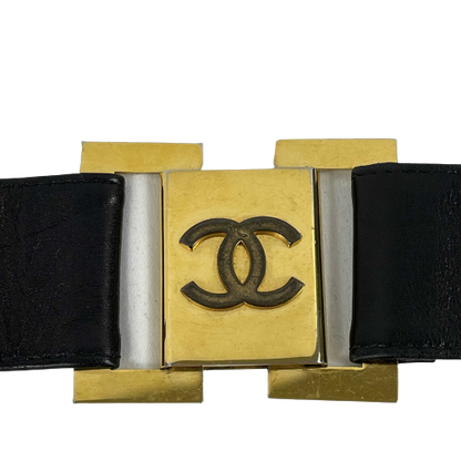 CHANEL Vintage 1980's Black Leather and Gold Buckle CC Link Belt